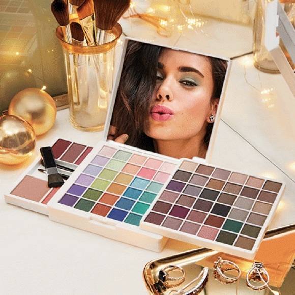 NIB - 🌟Host Pick 🌟Oh what fun MEGA  make up palette-66 shades! - Picture 4 of 4